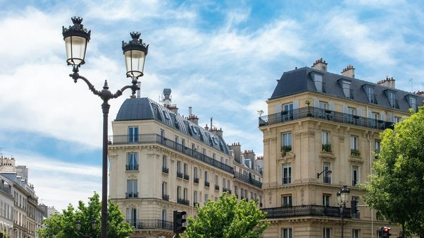 Acheter un bien immobilier à Paris et sur l'Île de Ré : guide complet